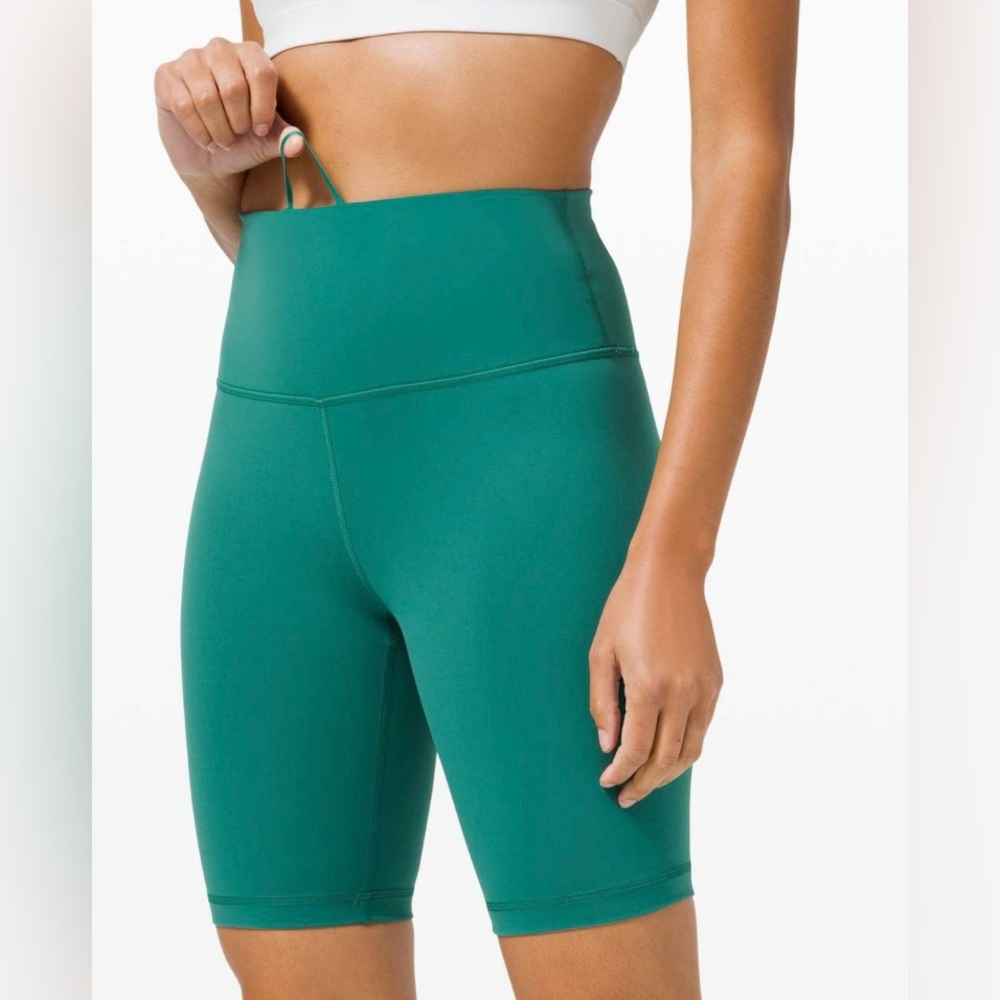 Lululemon Wunder Train High Rise Short 8"